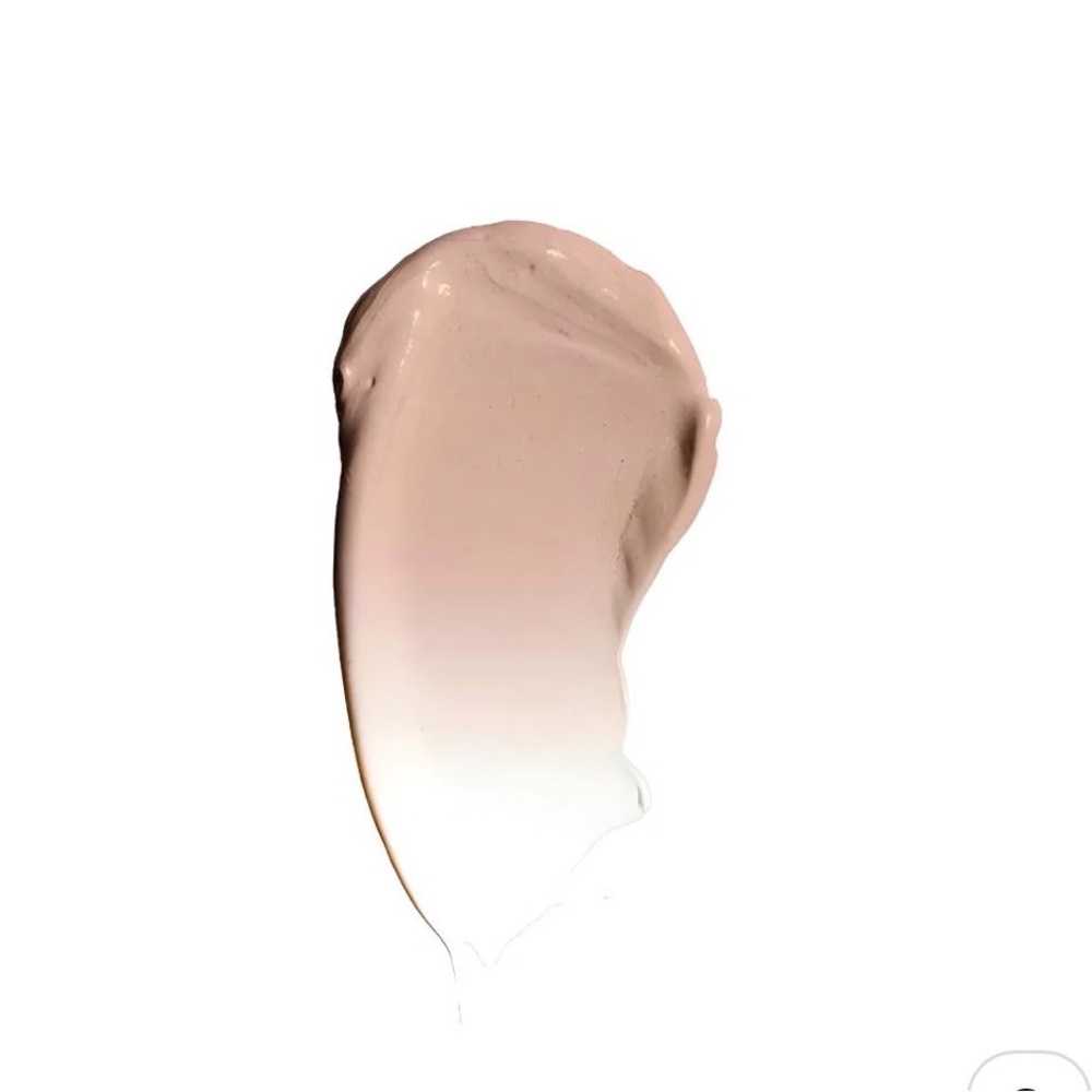 Luxe color changing foundation matches skin color perfect- for medium skin tones - Picture 2 of 16